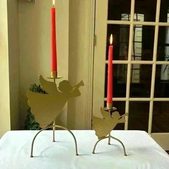 2 Brass/Metal Flying Angels Blowing Horns Standing On 3 Legged Base Christmas - Picture 6 of 6